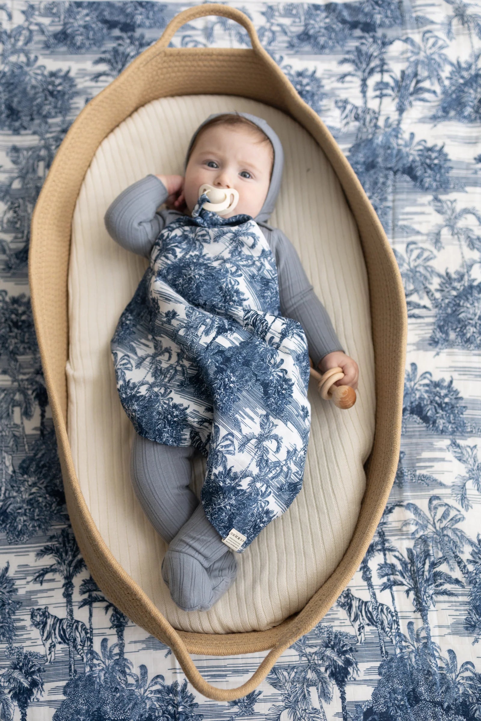 Pre-Order Little Threads Muslin Blanket