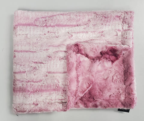 Winx & Blinx Smokey Boa Raspberry Minky Blanket