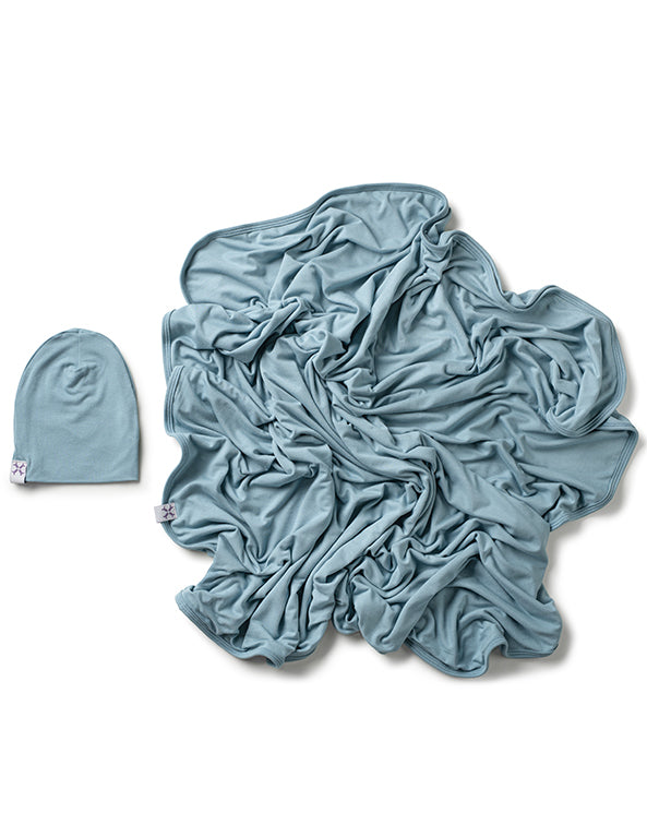 Jacqueline & J ribbed Blue Beanie  & Blanket set